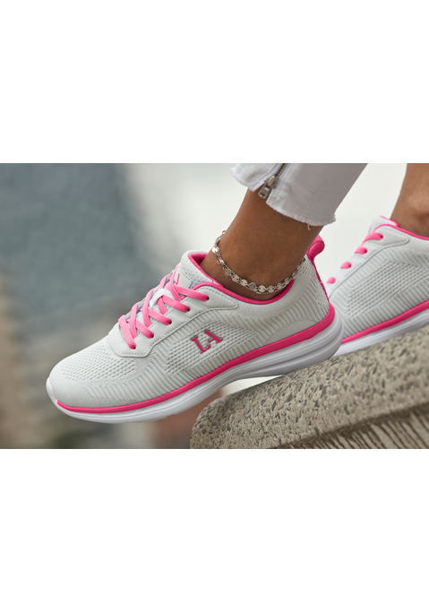 Bild: Sneaker von LASCANA: Sneaker im sportiven Look VEGAN von LASCANA. Obermaterial aus Textil und Lederimitat. Futter und Decksohle aus Textil. Laufsohle aus Synthetik.