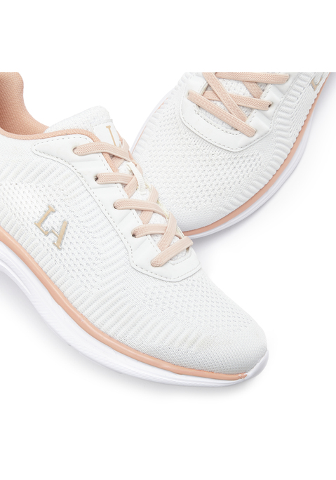Bild: Sneaker von LASCANA: Sneaker im sportiven Look VEGAN von LASCANA. Obermaterial aus Textil und Lederimitat. Futter und Decksohle aus Textil. Laufsohle aus Synthetik.