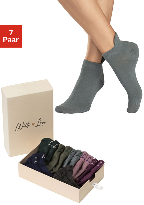 Bild: Sneakersocken von LASCANA: Stylische Sneakersocken von Lascana im 7er-Pack. Mit kleiner Logostickerei über der Ferse. Flach gestaltete Zehennaht. Spitze und Ferse verstärkt für lange Haltbarkeit. Ideal für Freizeit und Sport. Weiche, hautsympathische Baumwolle. Inklusive schöner Geschenkbox.