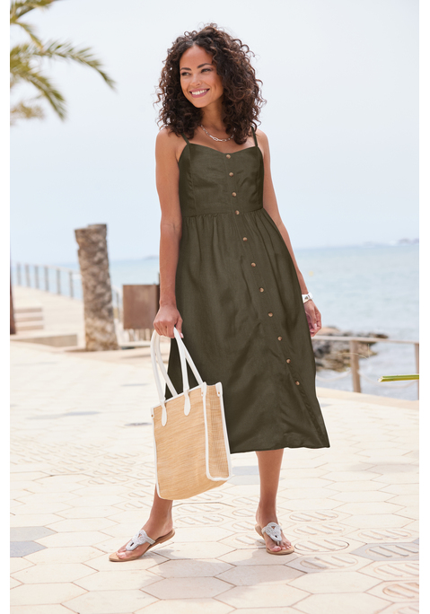 Bild: Sommerkleid von LASCANA: Kleid von Lascana mit Zierknopfleiste vorn. Verstellbare Spaghettiträger. Smokeinsatz im Rücken. Rockteil in aktueller Midi-Länge bis zur Wade. Rocklänge ca. 82 cm. Leichte uns softe Qualität aus 58% Viskose, 28% Baumwolle (unterstützt Cotton made in Africa), 14% Leinen.