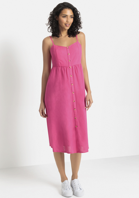 Bild: Sommerkleid von LASCANA: Kleid von Lascana mit Zierknopfleiste vorn. Verstellbare Spaghettiträger. Smokeinsatz im Rücken. Rockteil in aktueller Midi-Länge bis zur Wade. Rocklänge ca. 82 cm. Leichte uns softe Qualität aus 58% Viskose, 28% Baumwolle (unterstützt Cotton made in Africa), 14% Leinen.