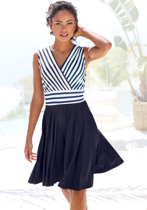 Bild: Sommerkleid von LASCANA: Maritimes Strandkleid von Lascana mit Oberteil in Wickeloptik. Überlappender V-Ausschnitt vorn und hinten. Ausgestellter Rockteil. Oberteil bedruckt, Rockteil unifarben. Bügelfreie Single-Jersey-Qualität.