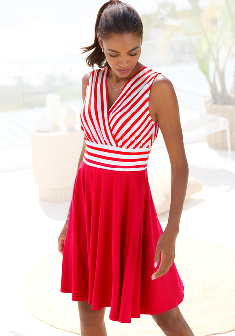 Bild: Sommerkleid von LASCANA: Maritimes Strandkleid von Lascana mit Oberteil in Wickeloptik. Überlappender V-Ausschnitt vorn und hinten. Ausgestellter Rockteil. Oberteil bedruckt, Rockteil unifarben. Bügelfreie Single-Jersey-Qualität.