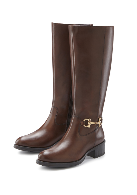 Bild: Stiefel von LASCANA: Elegante Stiefel von Lascana mit toller Metall-Applikation. Langer Schaft. Passend für alle Größen. Ideal zu Jeans und auch Kleidern und Röcken. Aus hochwertigem Leder.