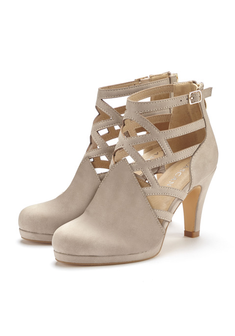 Bild: Stiefelette von LASCANA: Stiefelette mit Cut-Outs VEGAN von LASCANA. Absatzhöhe ca. 9 cm. Obermaterial, Futter und Decksohle aus Lederimitat. Laufsohle aus Synthetik.