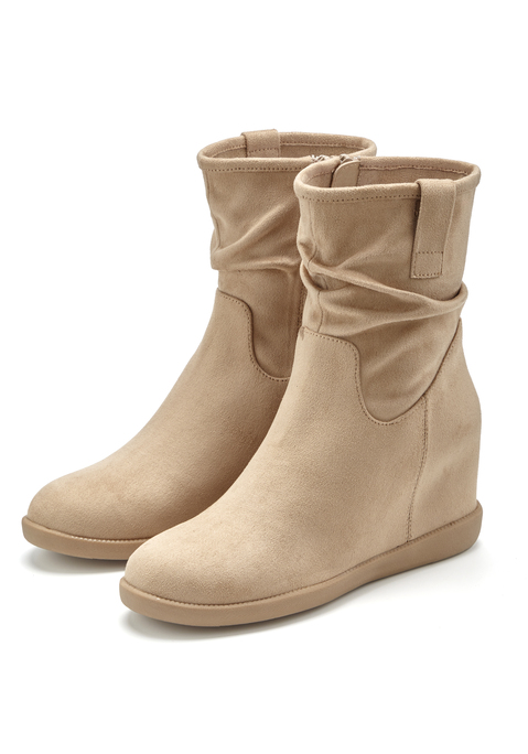 Bild: Stiefelette von LASCANA: Absatzhöhe ca. 7 cm. Obermaterial aus Microfaser. Futter aus Textil. Decksohle aus Lederimitat. Laufsohle aus Synthetik.