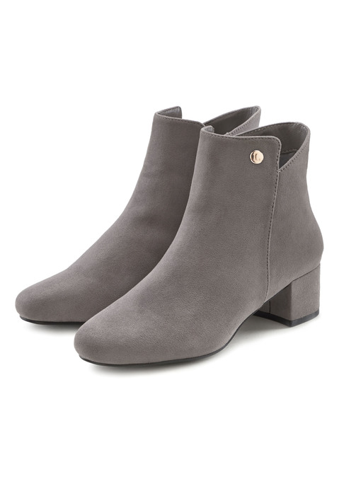 Bild: Stiefelette von LASCANA: Stiefelette VEGAN von LASCANA. Absatzhöhe ca. 5 cm. Obermaterial aus Microfaser. Futter und Decksohle aus Textil. Laufsohle aus Synthetik.
