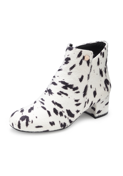 Bild: Stiefelette von LASCANA: Stiefelette VEGAN von LASCANA. Absatzhöhe ca. 5 cm. Obermaterial aus Microfaser. Futter und Decksohle aus Textil. Laufsohle aus Synthetik.