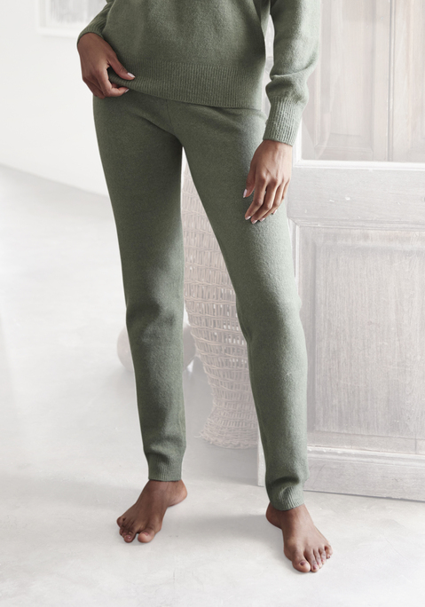 Bild: Strickhose von LASCANA: Komfortable Strickhose mit schmal geschnittenem Bein. Breites, geripptes Bündchen  Schön zu Strickoberteilen. Kuschelig weiche Strickqualität.