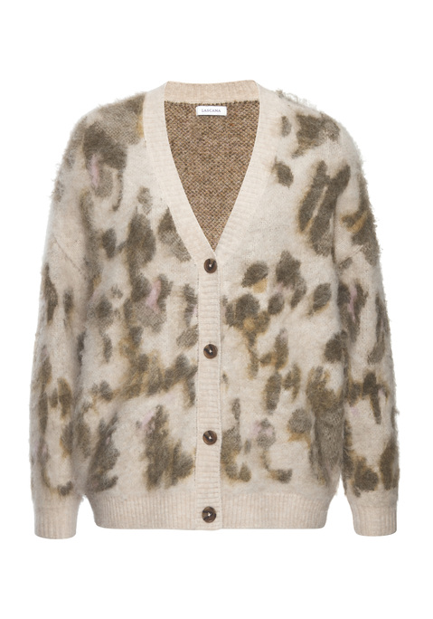 Bild: Strickjacke von LASCANA: Schöner Cardigan von Lascana mit eingestricktem Muster. Leichter Oversize-Fit mit überschnittenen Schultern. Klassisch mit V-Ausschnitt und Knopfleiste mit Knöpfen in Hornoptik. Lange Ärmel mit Rippstrickbündchen. Aus flauschigem Garn.