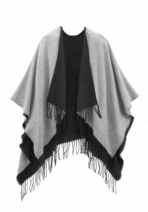 Bild: Strickponcho von LASCANA: Modischer Poncho VEGAN von Lascana. Im Wende-Design. Mit Fransenabschlüssen. Lässig zum Überziehen. Auch als wärmender Schal für zu Hause. Kuscheliges Material.
