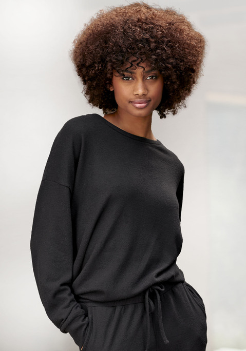 Bild: Strickpullover von LASCANA: Klassischer Strickpullover von Lascana. Unifarbenes Design. Lange Ärmel mit überschnittenen Schultern und Bündchen an den Abschlüssen. Rundhalsausschnitt. Für Casual-Looks. Weiche Strickware.