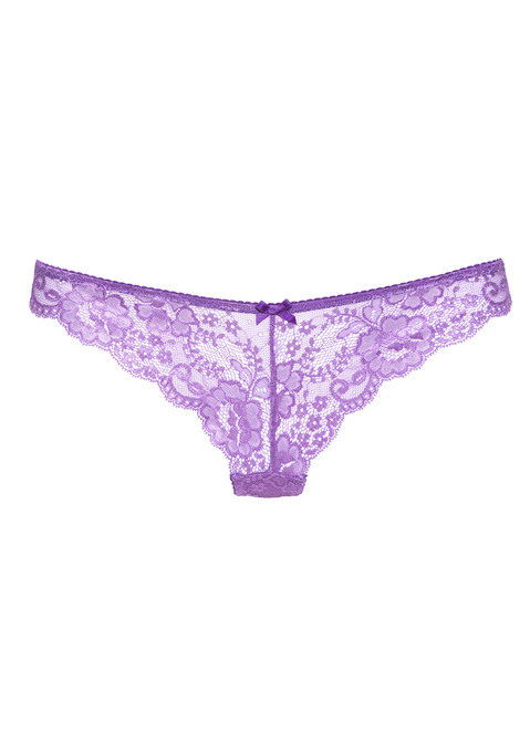 Bild: String von LASCANA: Verspielter String von Lascana aus foraler Spitze. Kleine Zierschleife in der Mitte vorn. Baumwollzwickel für viel Tragekomfort. Weiche, elastische Qualität.