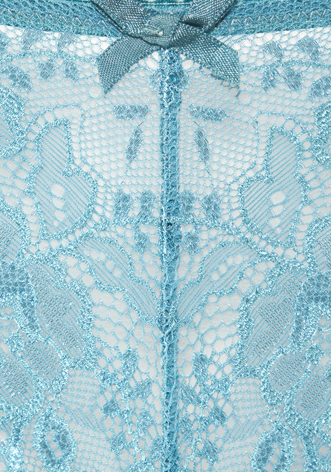 Bild: String von LASCANA: Verspielter String von Lascana aus foraler Spitze. Kleine Zierschleife in der Mitte vorn. Baumwollzwickel für viel Tragekomfort. Weiche, elastische Qualität.