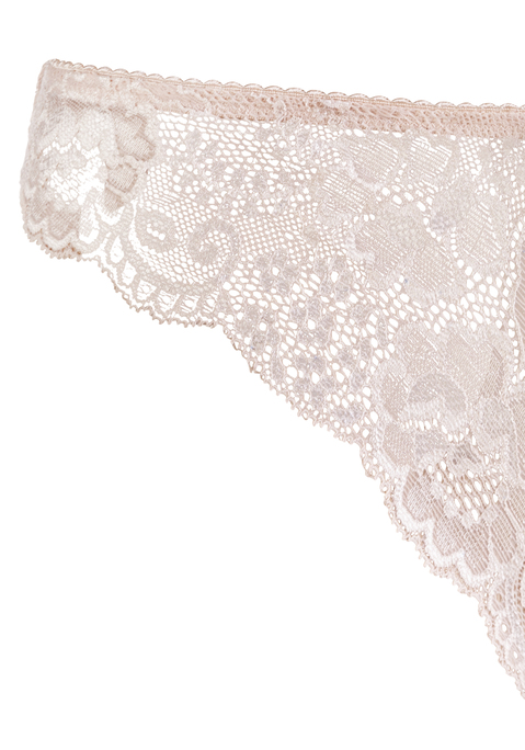 Bild: String von LASCANA: Verspielter String von Lascana aus foraler Spitze. Kleine Zierschleife in der Mitte vorn. Baumwollzwickel für viel Tragekomfort. Weiche, elastische Qualität.