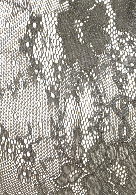 Bild: String von LASCANA: Verspielter String von Lascana aus foraler Spitze. Kleine Zierschleife in der Mitte vorn. Baumwollzwickel für viel Tragekomfort. Weiche, elastische Qualität.