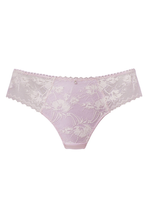 Bild: String von LASCANA: Femininer String aus floraler Spitze und feinem Soft-Mesh. Edles Schmuckaccessoire in der vorderen Mitte. Mit eingearbeitetem Baumwollzwickel. Passender BH aus der gleichen Serie erhältlich. Mit Liebe & Leidenschaft in Hamburg kreiert. Obermaterial: 87% Polyamid, 13% Elasthan.