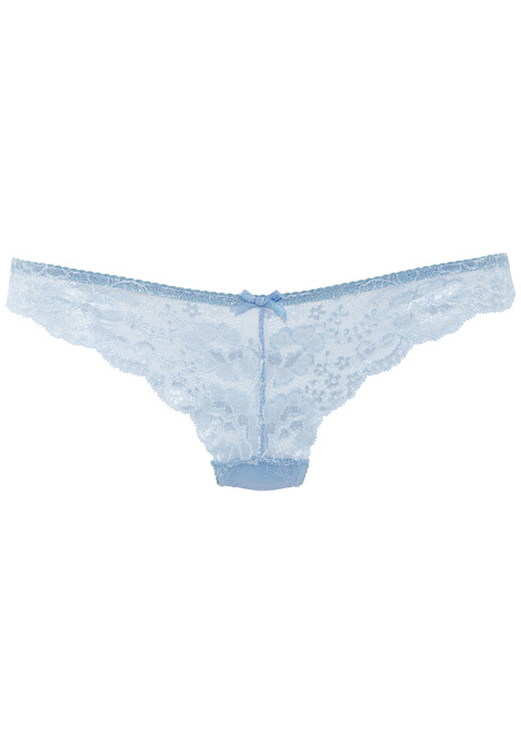 Bild: String von LASCANA: Verspielter String von Lascana aus foraler Spitze. Kleine Zierschleife in der Mitte vorn. Baumwollzwickel für viel Tragekomfort. Weiche, elastische Qualität.