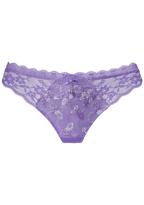 Bild: String von LASCANA: Verführerischer String aus edler Stickereispitze und seitlichen Jacquardspitzeneinsätzen. Mit hübschem Perlenaccessoire und feiner Zierschleife in der vorderen Mitte. Mit eingearbeitetem Baumwollzwickel. Passende BHs aus der gleichen Serie erhältlich. Mit Liebe & Leidenschaft in Hamburg kreiert. Aus 50% Polyamid, 30% Polyester, 20% Elasthan.