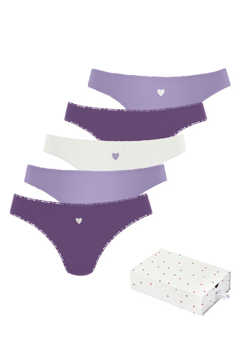 Bild: String von LASCANA: Strings im 5er-Pack von Lascana. In der Heart-Edition mit süßen Herzchen-Prints und Spitzendetails. Aus weicher, elastischer Baumwoll-Qualität.