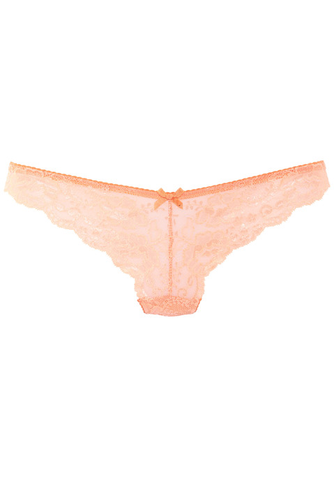 Bild: String von LASCANA: Verspielter String von Lascana aus foraler Spitze. Kleine Zierschleife in der Mitte vorn. Baumwollzwickel für viel Tragekomfort. Weiche, elastische Qualität.