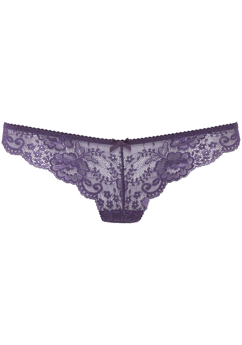 Bild: String von LASCANA: Verspielter String von Lascana aus foraler Spitze. Kleine Zierschleife in der Mitte vorn. Baumwollzwickel für viel Tragekomfort. Weiche, elastische Qualität.