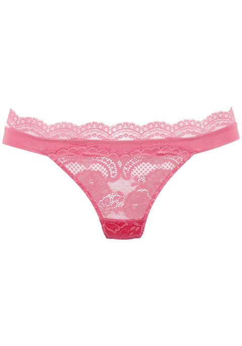 Bild: String von LASCANA: Femininer String mit angenehm breitem Bund und Zierschleife. Rundherum aus feiner Spitze in extravagantem Look. Mit eingearbeitetem Baumwollzwickel. Passende BH's aus der gleichen Serie erhältlich. Mit Liebe & Leidenschaft in Hamburg kreiert. Obermaterial: 87% Polyamid, 13% Elasthan.