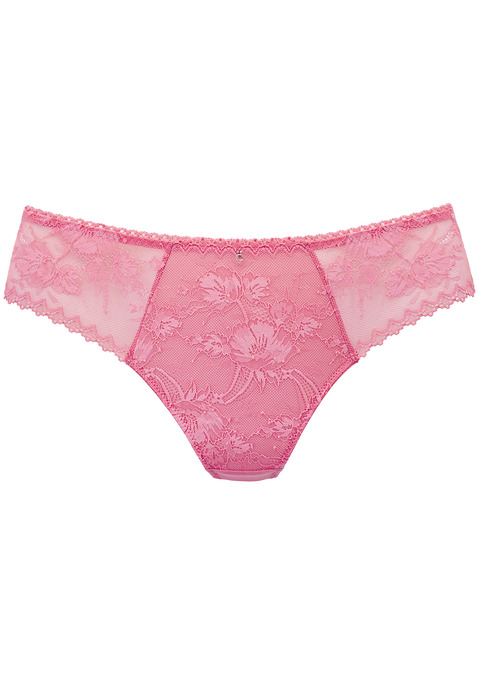 Bild: String von LASCANA: Femininer String aus floraler Spitze und feinem Soft-Mesh. Edles Schmuckaccessoire in der vorderen Mitte. Mit eingearbeitetem Baumwollzwickel. Passender BH aus der gleichen Serie erhältlich. Mit Liebe & Leidenschaft in Hamburg kreiert. Obermaterial: 87% Polyamid, 13% Elasthan.