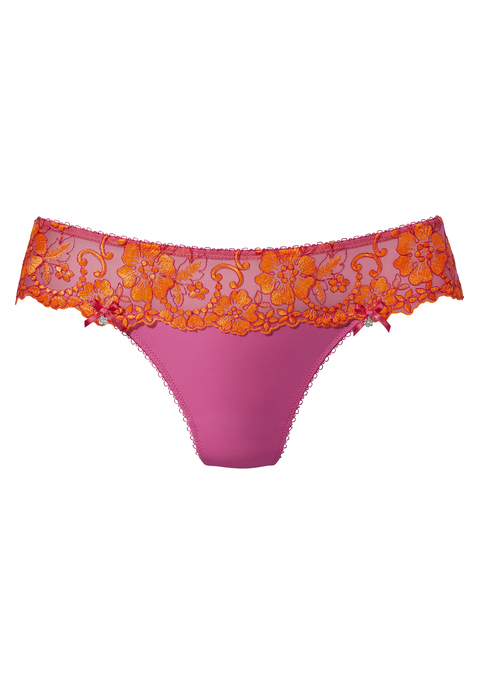 Bild: String von LASCANA: LASCANA: String mit Spitzenband rundherum. Mit Baumwollzwickel. Dessous aus 80% Polyamid, 12% Polyester, 8% Elasthan.