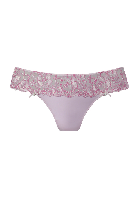 Bild: String von LASCANA: LASCANA: String mit Spitzenband rundherum. Mit Baumwollzwickel. Dessous aus 80% Polyamid, 12% Polyester, 8% Elasthan.