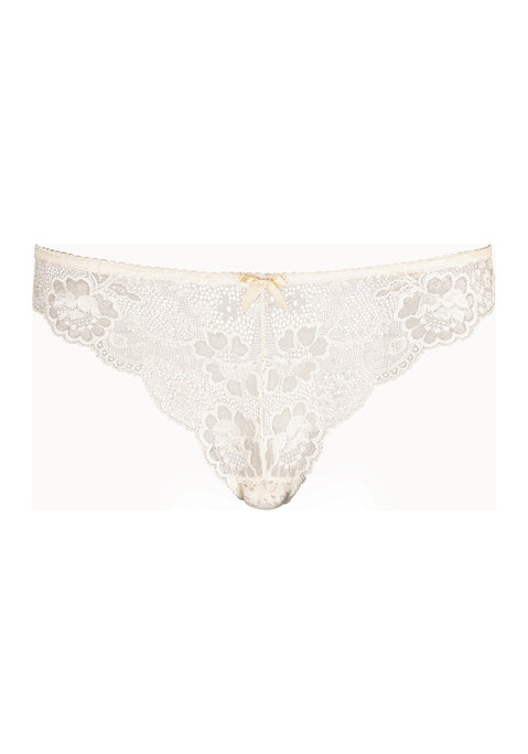 Bild: String von LASCANA: Verspielter String von Lascana aus foraler Spitze. Kleine Zierschleife in der Mitte vorn. Baumwollzwickel für viel Tragekomfort. Weiche, elastische Qualität.