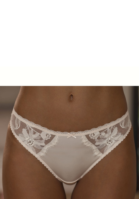 Bild: String von LASCANA: Eleganter String mit feiner Zierschleife in der vorderen Mitte. Aus seidig glänzendem, leichtem Material mit Einsätzen aus Eyelash-Jacquardspitze. Mit eingearbeitetem Baumwollzwickel. Passende BHs aus der gleichen Serie. Mit Liebe & Leidenschaft in Hamburg kreiert. Aus 88% Polyamid, 12% Elasthan.