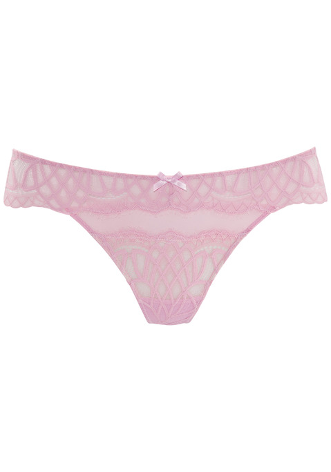 Bild: String von LASCANA: Femininer String anteilig aus recyceltem Material. Rundherum aus filigraner Spitze und transparentem Mesh. Mit eingearbeitetem Baumwollzwickel. Mit einem passenden BH aus der gleichen Serie erhältlich. Mit Liebe & Leidenschaft in Hamburg kreiert. Obermaterial: 87% Polyamid, 13% Elasthan.