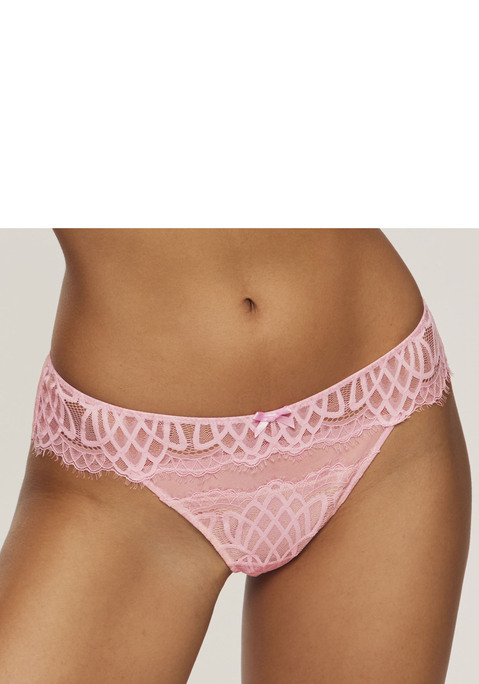 Bild: String von LASCANA: Femininer String anteilig aus recyceltem Material. Rundherum aus filigraner Spitze und transparentem Mesh. Mit eingearbeitetem Baumwollzwickel. Mit einem passenden BH aus der gleichen Serie erhältlich. Mit Liebe & Leidenschaft in Hamburg kreiert. Obermaterial: 87% Polyamid, 13% Elasthan.