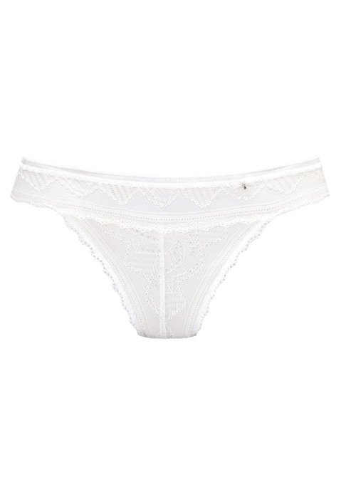 Bild: String von LASCANA: Femininer String mit feiner Zierschleife in der vorderen Mitte. Rundherum überzogen mit anteilig recycelter Spitze in blumiger Optik. Mit eingearbeitetem Baumwollzwickel. Passende BH's aus der gleichen Serie erhältlich. Mit Liebe & Leidenschaft in Hamburg kreiert. Spitze aus 56% Polyamid recycelt, 27% Polyamid, 17% Elasthan, Microtouchmaterial aus 83% recyceltem Polyamid