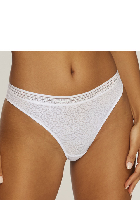 Bild: String von LASCANA: Sexy String mit modischem Bund im Streifen-Design. Aus dezent transparenter Spitze in Leo-Optik. Mit eingearbeitetem Baumwollzwickel. Passender Bralette-BH aus der gleichen Serie erhältlich. Mit Liebe & Leidenschaft in Hamburg kreiert. Obermaterial: 85% Polyamid, 15% Elasthan.
