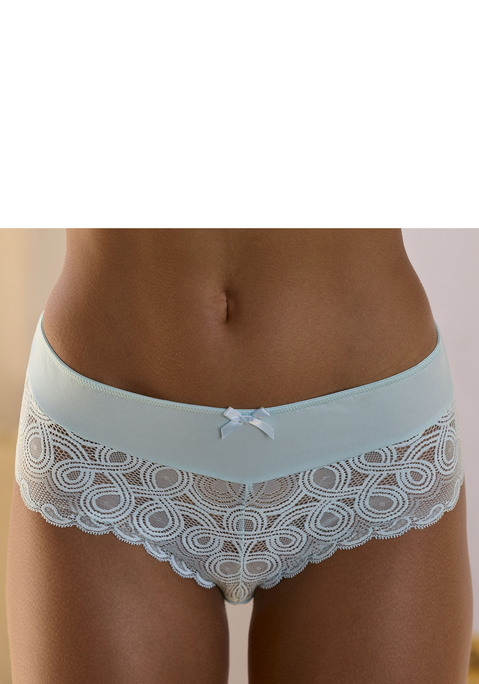 Bild: Stringpanty von LASCANA: Feminine Stringpanty mit extravaganter Spitze. Breiter, elastischer Bund mit feiner Zierschleife. Mit eingearbeiteten Baumwollzwickel. Passende BH's aus der gleichen Serie erhältlich. Mit Liebe & Leidenschaft in Hamburg kreiert. Obermaterial: 89% Polyamid, 11% Elasthan.