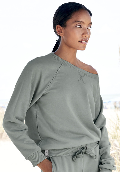 Bild: Sweatshirt von LASCANA: Homewear-Sweatshirt von Lascana mit Rundhalsausschnitt. Tonige Markenstickerei. Angesetzte Rippbündchen. Bequeme Passform mit Raglannähten. Angenehme Baumwollqualität.