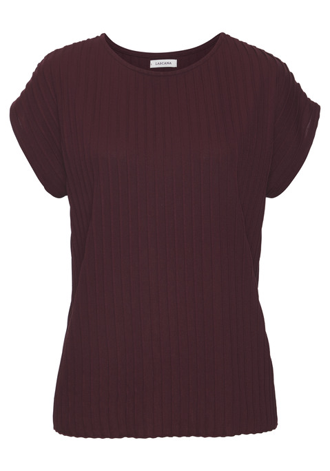 Bild: T-Shirt von LASCANA: Strickshirt von LASCANA aus Rippstrick mit kurzen, angeschnittenen Ärmeln. Länge ca. 62 cm. Aus 62% Polyester, 33% Viskose, 5% Elasthan.