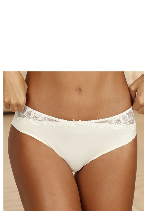 Bild: Tanga von LASCANA: Lascana Slip aus der Wäsche-Serie "Vittoria"  mit Spitzeneinsatz aus hochwertiger Microtouch-Qualität. Der Slip verfügt über eine kleine Zierschleife in der vorderen Mitte sowie einen eingearbeiteten Baumwollzwickel. Außerdem ist ein passender Schalen-BH verfügbar. Aus 90% Polyamid, 10% Elasthan.