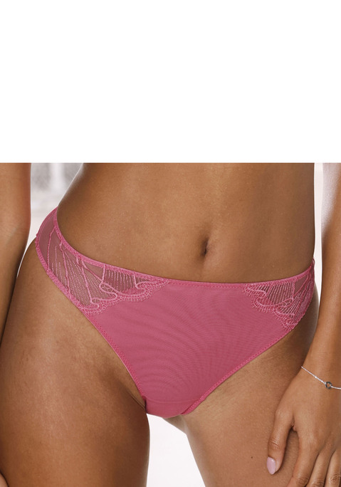 Bild: Tanga von LASCANA: Femininer Tanga mit verführerischem Cut-Out. Aus leicht schimmernder Spitze und weichem Soft-Mesh. Mit eingearbeitetem Baumwollzwickel. Passender BH aus der gleichen Serie erhältlich. Mit Liebe & Leidenschaft in Hamburg kreiert. Aus 65% Polyamid, 32% Polyester, 3% Elasthan.
