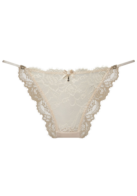 Bild: Tanga von LASCANA: Verführerischer Tanga mit feiner Satinschleife und extravaganten Strassaccessoires. Aus edler, floraler Spitze in transparenter Optik. Mit eingearbeitetem Baumwollzwickel. Passende BHs aus der gleichen Serie erhältlich. Mit Liebe & Leidenschaft in Hamburg kreiert. Obermaterial: 90% Polyamid, 10% Elasthan.