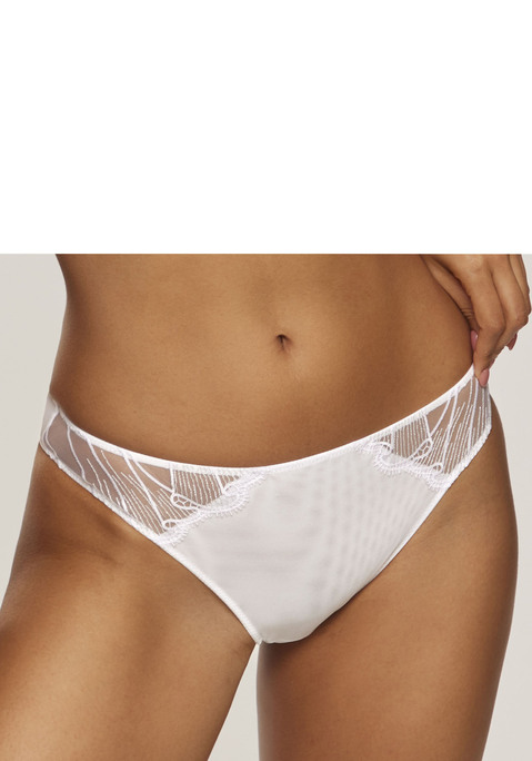 Bild: Tanga von LASCANA: Femininer Tanga mit verführerischem Cut-Out. Aus leicht schimmernder Spitze und weichem Soft-Mesh. Mit eingearbeitetem Baumwollzwickel. Passender BH aus der gleichen Serie erhältlich. Mit Liebe & Leidenschaft in Hamburg kreiert. Aus 65% Polyamid, 32% Polyester, 3% Elasthan.