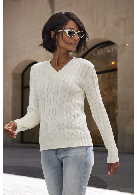 Bild: V-Ausschnitt-Pullover von LASCANA: Unifarbener Strickpullover von Lascana mit klassischem Zopfstrickmuster und tiefem V-Ausschnitt. Lange Ärmel, gerade Passform, hüftlang. Breite Rippbündchen an Ausschnitt, Ärmeln und Saum. Ideal für Herbst, Winter und kühle Frühlingstage. Weiche Strickqualität.