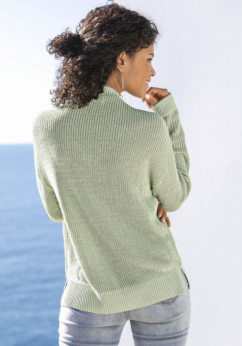 Bild: V-Ausschnitt-Pullover von LASCANA: Kuscheliger Strickpullover von Lascana. V-Ausschnitt mit Blende. Gerippte Bündchen. Überschnittene Schultern. Lange Ärmel mit Aufschlag. Bequeme Passform. Vielseitig kombinierbar. Weiche Strickware.
