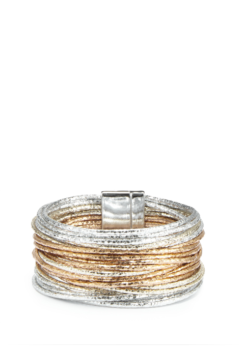 Bild: Wickelarmband von LASCANA: Mehrreihiges Magnetarmband von Lascana im Wickel-Look. Highlight: der stilvolle Farbverlauf. Mit praktischem Magnetverschluss. Perfekt geeignet für jeden Tag. Aus hochwertigem Lederimitat.