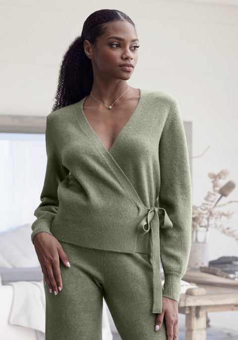 Bild: Wickelstrickjacke von LASCANA: Kuschelige Wickelstrickjacke von Lascana. V-Ausschnitt und lange Ärmel. Breite Rippbündchen. Toll zu Strickhosen. Weiche, sanfte Qualität.