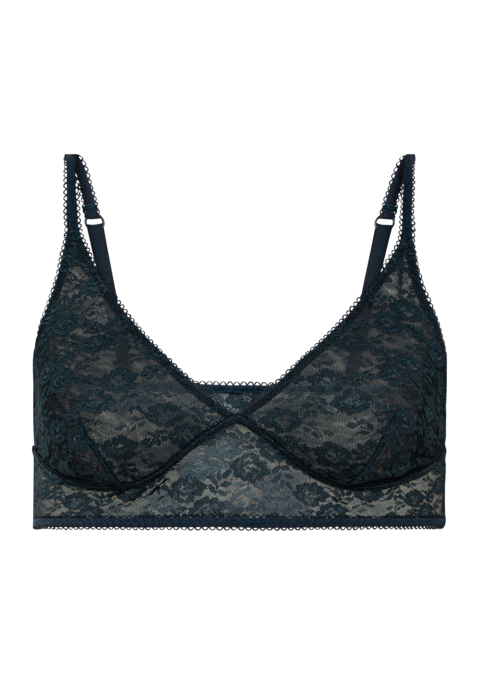 Bild: Bralette von LSCN by LASCANA: Trendiger Bralette von LSCN by Lascana aus floral gemusterter Spitze. Schmale Träger zum Verstellen. Leichter Halt. Vielseitig kombinierbar. Weiche, elastische Qualität.
