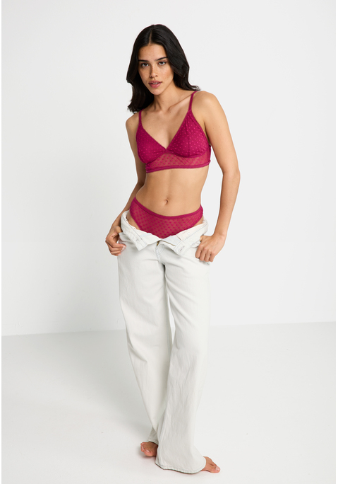 Bild: Bralette von LSCN by LASCANA: Romantisches Bralette von LSCN. Verstellbare Träger für eine perfekte Passform. Kleine Herzen all over. Leicht transparentes Mesh.