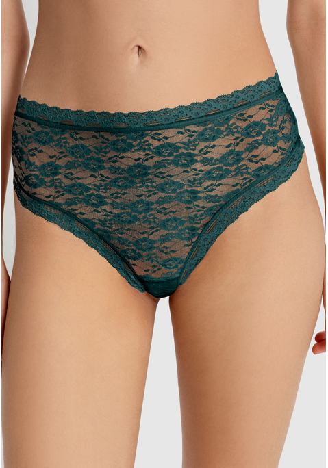 Bild: Brasilslip von LSCN by LASCANA: Moderner High-waist-Brasilslip von LSCN by Lascana aus floral gemusterter Spitze. Hoher Beinausschnitt. Vielseitig kombinierbar. Angenehm weiche, elastische Qualität.